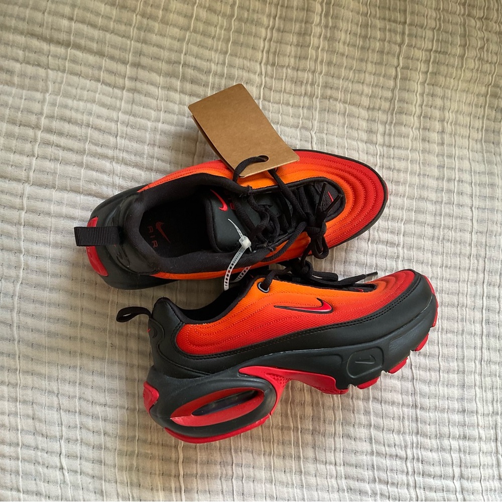 Nike Women’s Air Max Portal